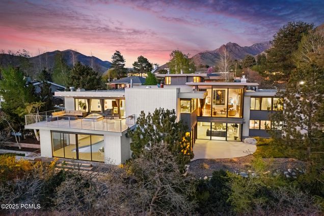1530 Indian Hills Drive