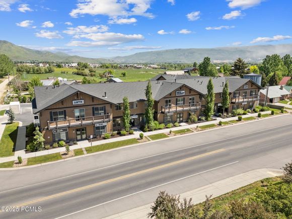 695 E Main Street Unit R-203