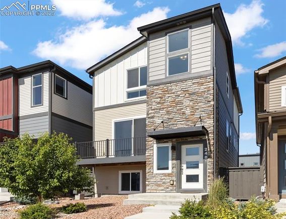 2481 Horsemanship Court