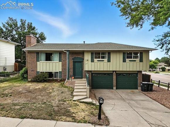 1501 E Owen Circle
