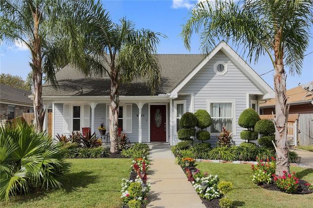 3137 Massachusetts Avenue Kenner, LA House Sold - Photo 1 of 16. Opens carousel modal