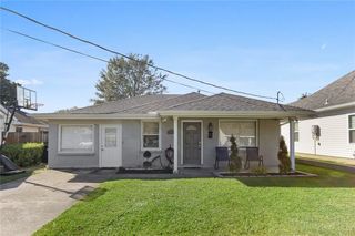 410 Roseland Parkway