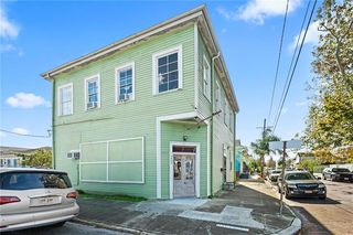 3900 Dauphine Street