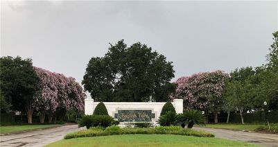 8 Harbour Town Court