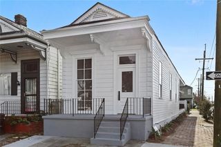 2532 Chippewa Street