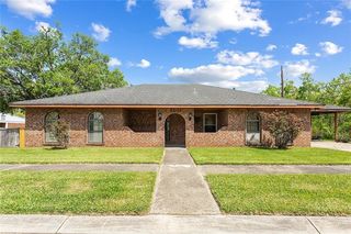 2201 Bobolink Drive