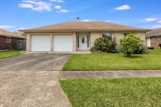 18 Sabine Court