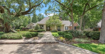 5 Timberlane Drive