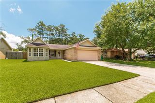 601 Forest Loop