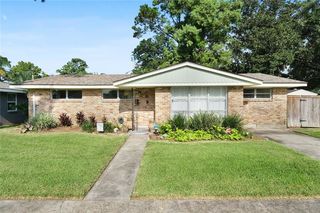 101 Roselyn Park Place