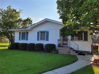 2401 Mercedes Boulevard