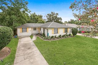 414 River Oaks Drive