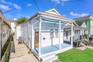 2506 General Pershing Street
