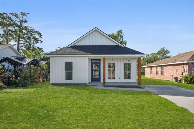 2805 Barataria Boulevard Marrero, LA House Sold - Photo 1 of 19. Opens carousel modal