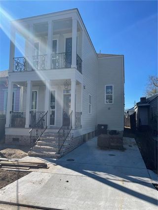 1924 Delachaise Street