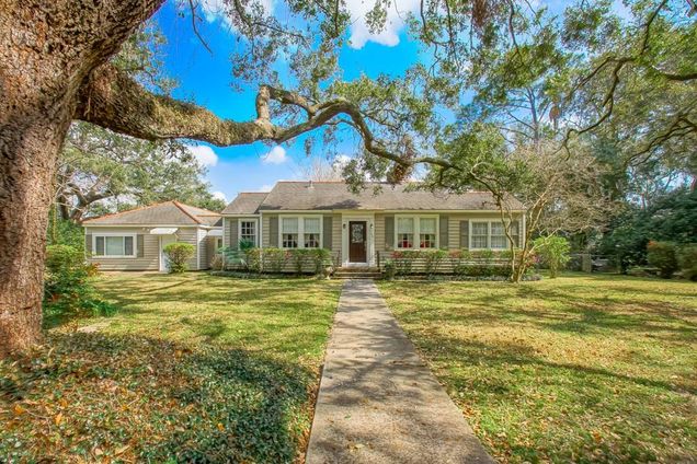 165 Lennox Court New Orleans, LA House Sold - Photo 1 of 37. Opens carousel modal