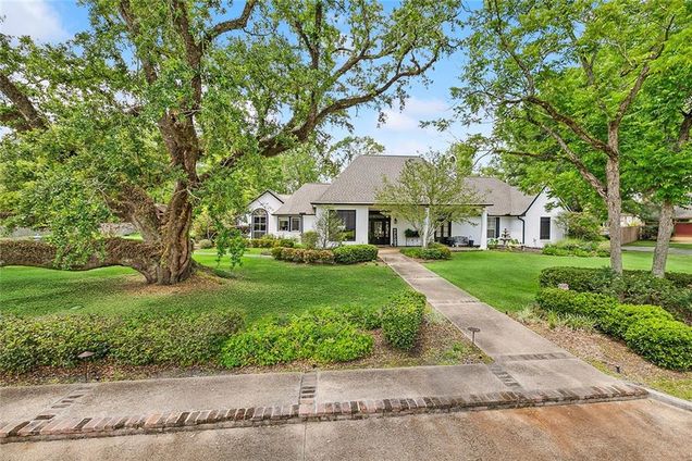 5 Timberlane Drive Hammond, LA House Sold - Photo 1 of 40. Opens carousel modal