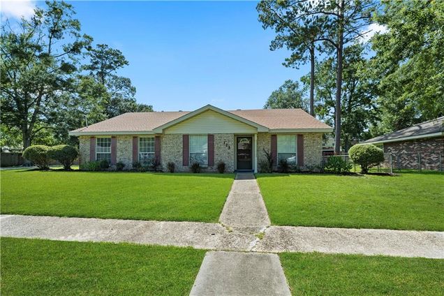 125 Chestnut St Street Mandeville, LA House Sold - Photo 1 of 18. Opens carousel modal