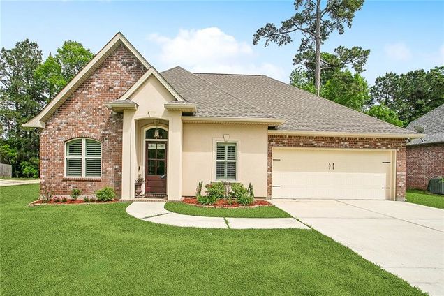 4012 Willow Lane Madisonville, LA House Sold - Photo 1 of 39. Opens carousel modal