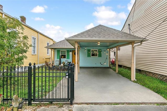 2005 Josephine Street New Orleans, LA House Active - Photo 1 of 14. Opens carousel modal