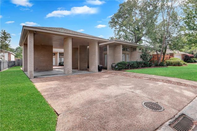 9409 Belle Cherie Place Place River Ridge, LA House Active - Photo 1 of 18. Opens carousel modal