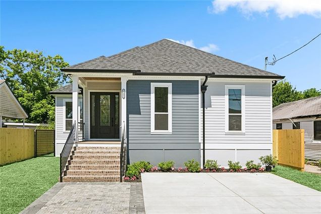 1209 Moisant Street