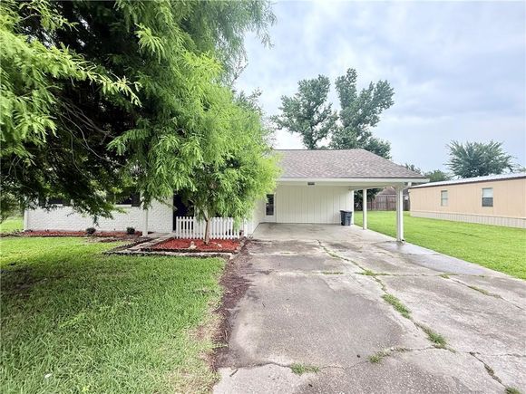13416 Bayou Oak Street