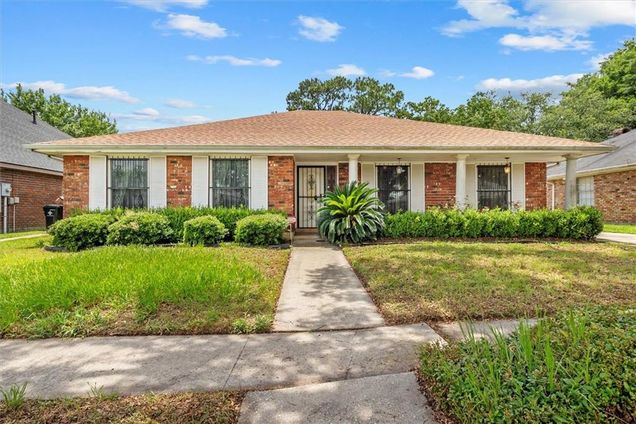 7420 Seven Oaks Road New Orleans, LA House Active - Photo 1 of 19. Opens carousel modal