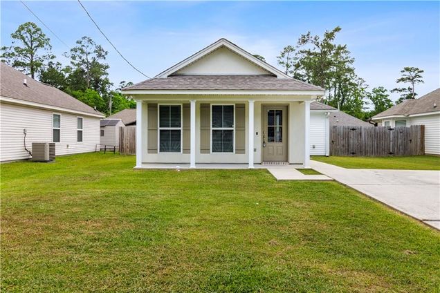 1529 Penrose Street Mandeville, LA House Active - Photo 1 of 14. Opens carousel modal