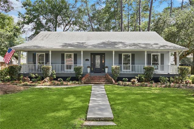 375 S Laura Drive Mandeville, LA House Active - Photo 1 of 16. Opens carousel modal