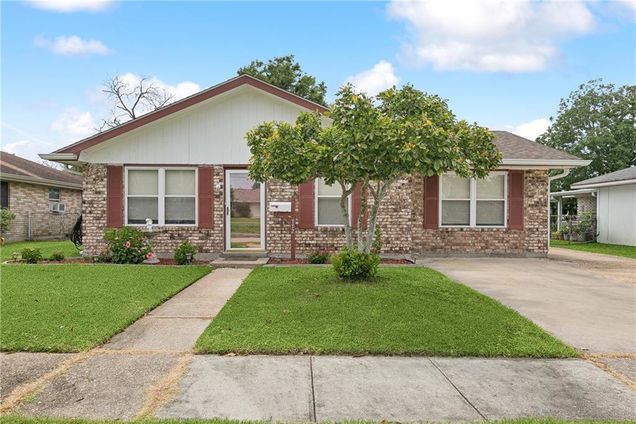 772 Oakwood Drive