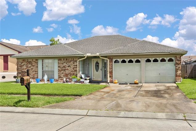 2121 Sugarloaf Drive