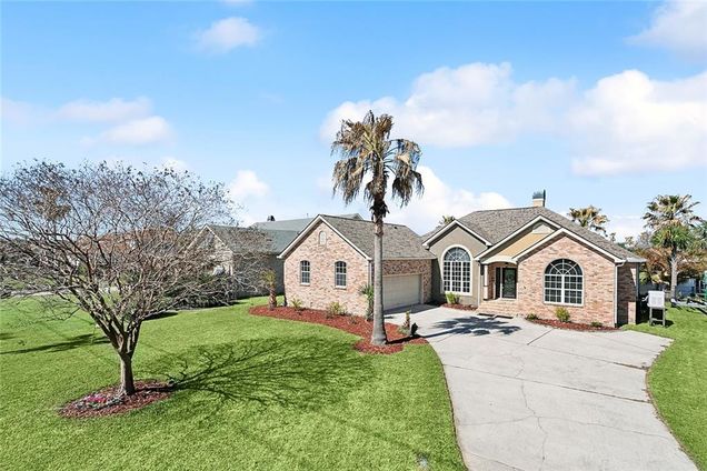 1042 Mariners Cove Boulevard Slidell, LA House Active - Photo 1 of 32. Opens carousel modal