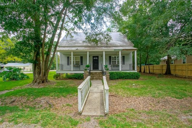 2706 College Street Slidell, LA House Active - Photo 1 of 29. Opens carousel modal