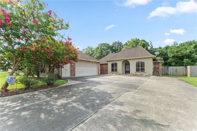 12436 Fawnwood Drive Walker, LA House Active - Photo 1 of 27. Opens carousel modal