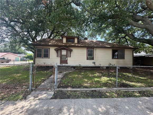 700 Orion Avenue Metairie, LA House Active - Photo 1 of 10. Opens carousel modal
