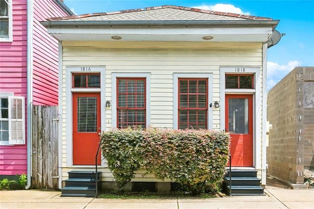 1816 18 Camp Street New Orleans, LA Multifamily Active - Photo 1 of 17. Opens carousel modal