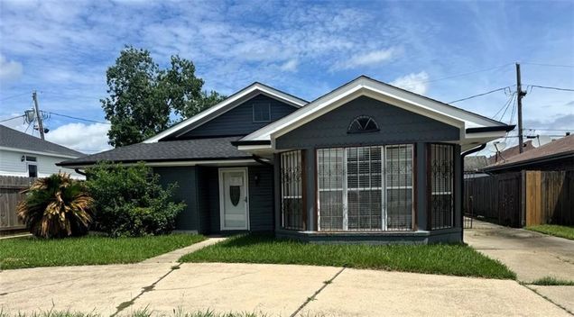 2424 Colonial Boulevard