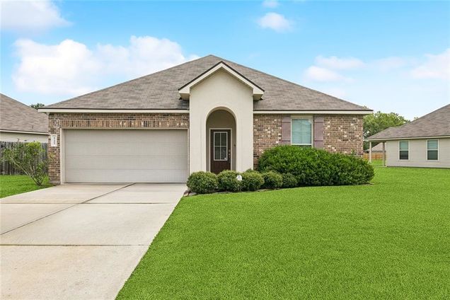 47595 Cathy Lane Robert, LA House Active - Photo 1 of 17. Opens carousel modal
