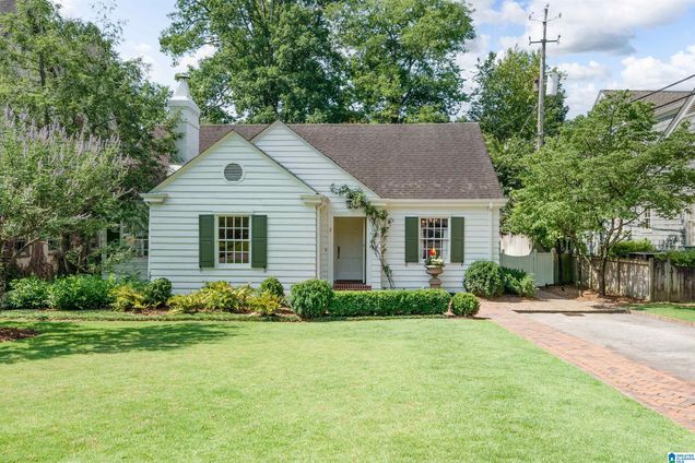 9 CLARENDON ROAD MOUNTAIN BROOK, AL House Sold - Photo 1 of 48. Opens carousel modal