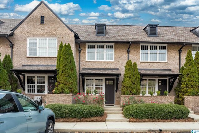 1310 BARRISTERS COURT Unit 1310 BIRMINGHAM, AL Condo Sold - Photo 1 of 27. Opens carousel modal