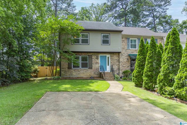 3208 OVERTON MANOR DRIVE VESTAVIA HILLS, AL Townhouse Sold - Photo 1 of 33. Opens carousel modal