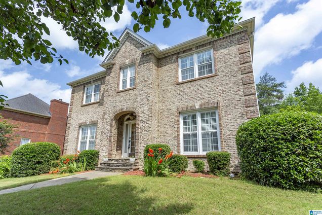 2552 MAGNOLIA PLACE BIRMINGHAM, AL House Active - Photo 1 of 64. Opens carousel modal