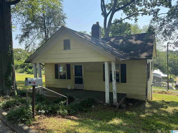 118 THATCHER STREET PIEDMONT, AL House Active - Photo 1 of 14. Opens carousel modal
