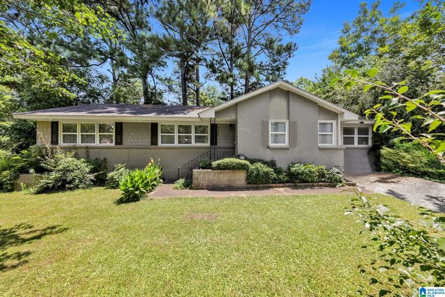 944 REEDWOOD LANE