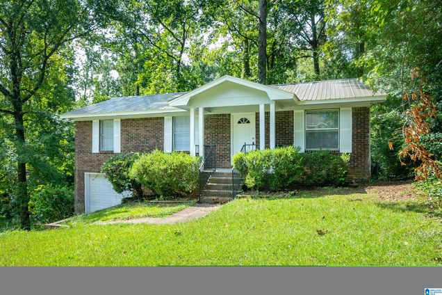 607 BASSWOOD DRIVE