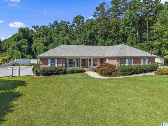 2312 N VILLAGE LANE