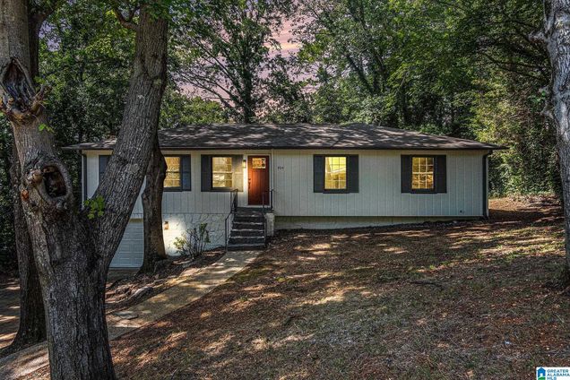 904 KATHRYNE CIRCLE