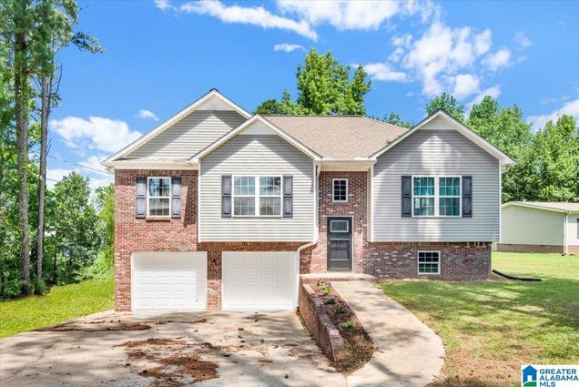 815 SKYLINE DRIVE WARRIOR, AL House Active - Photo 1 of 12. Opens carousel modal