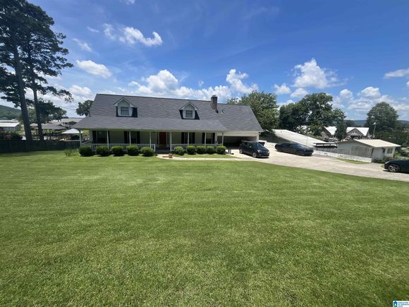 1075 LAKEMONT DRIVE S GADSDEN, AL House Active - Photo 1 of 80. Opens carousel modal
